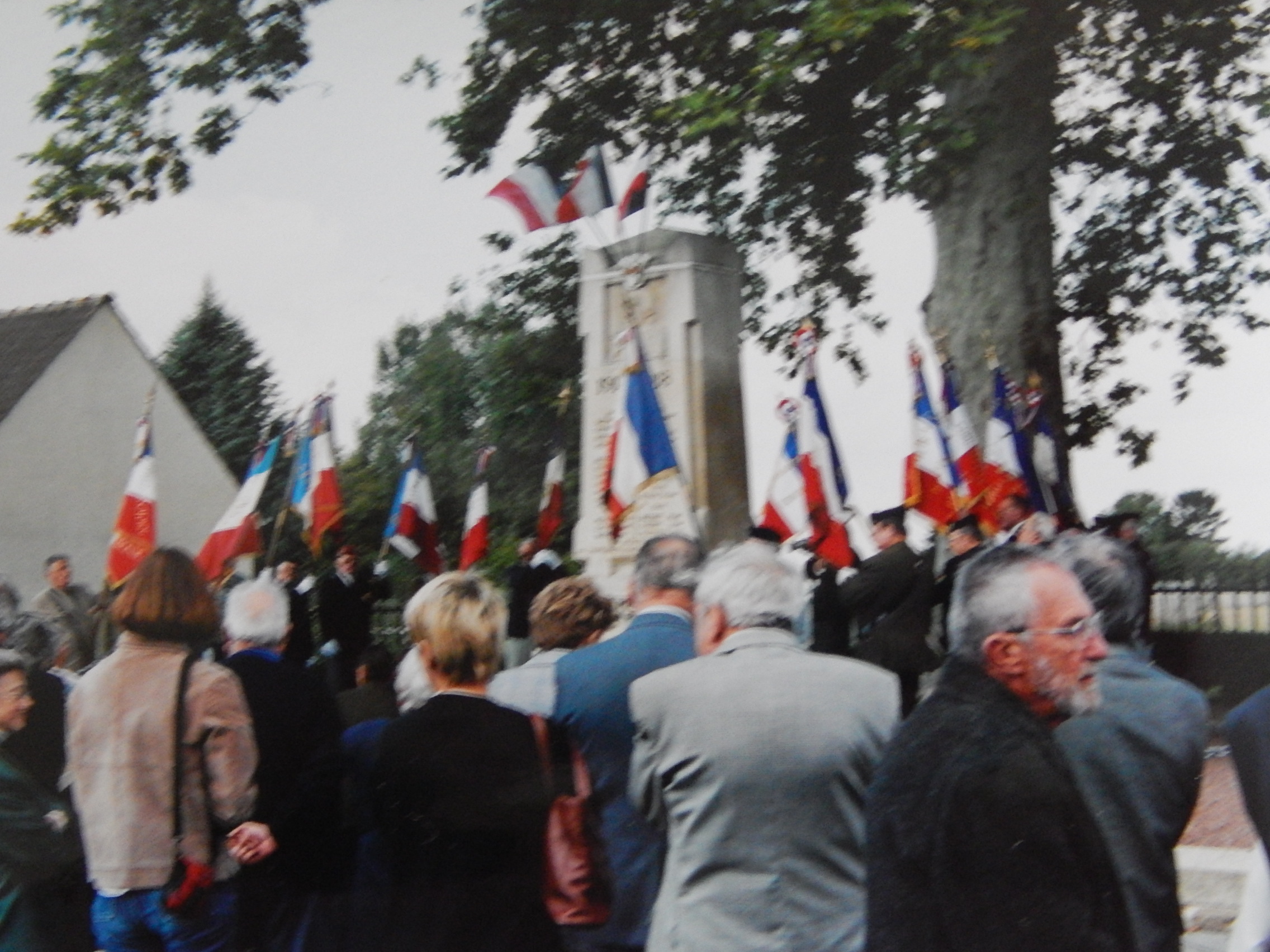 Monument aux morts Francières