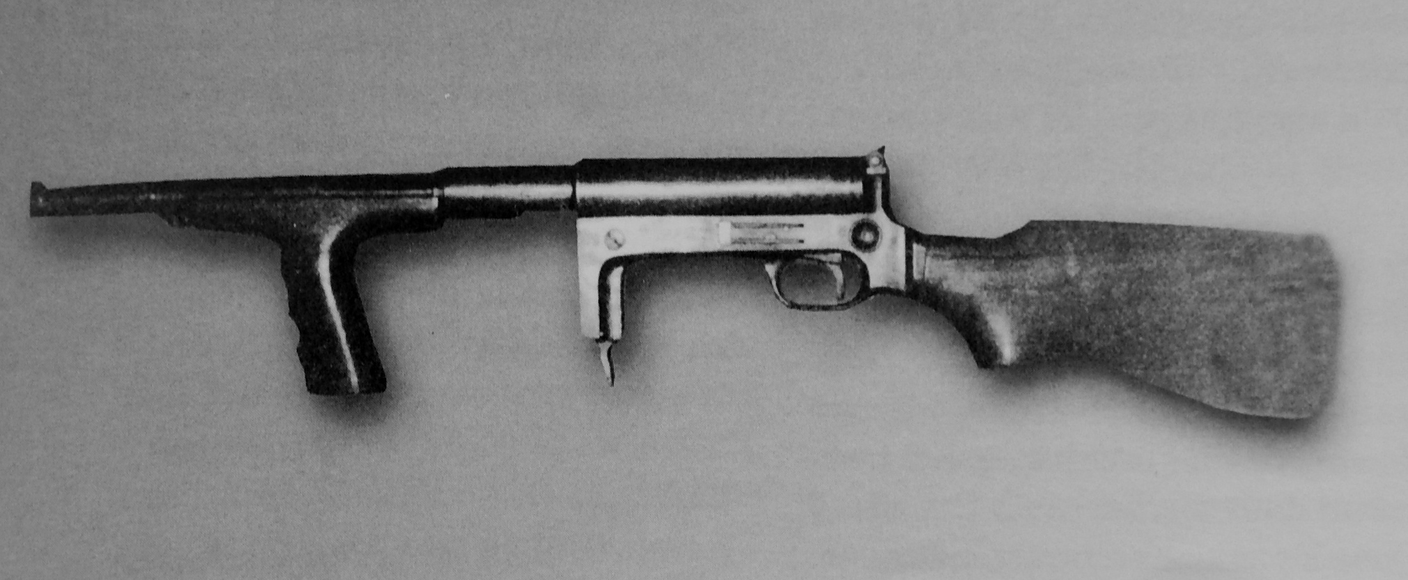 Pistolet mitrailleur l'abbé Le Pévédic Marlin UD M 42